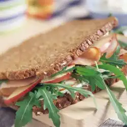 Tip: Roggebrood sandwich met appel en casselerrib