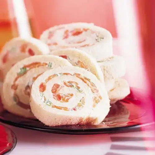 Sandwich-rolletjes met gerookte zalm