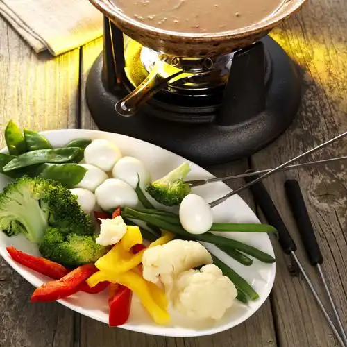 Groentefondue in pindabouillon