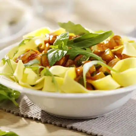 Pasta met kip en rucola