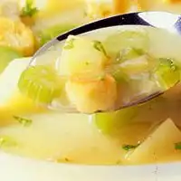 Preisoep met gerookte zalm