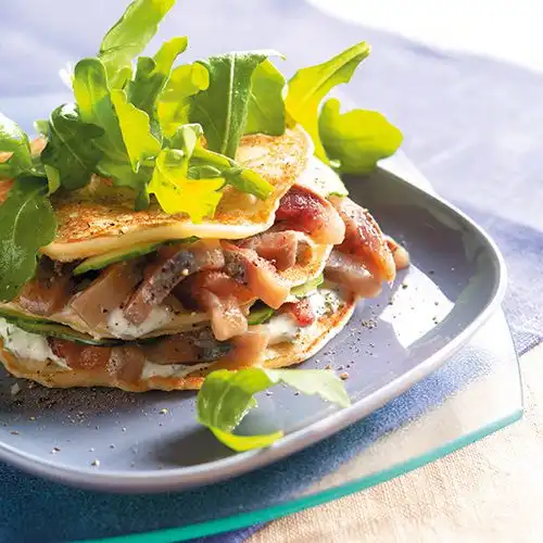 Blini sandwich met haring