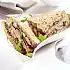Clubsandwich met haring en avocado