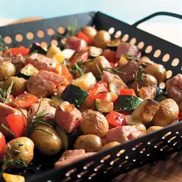 Mediterrane roerbak met tonijn