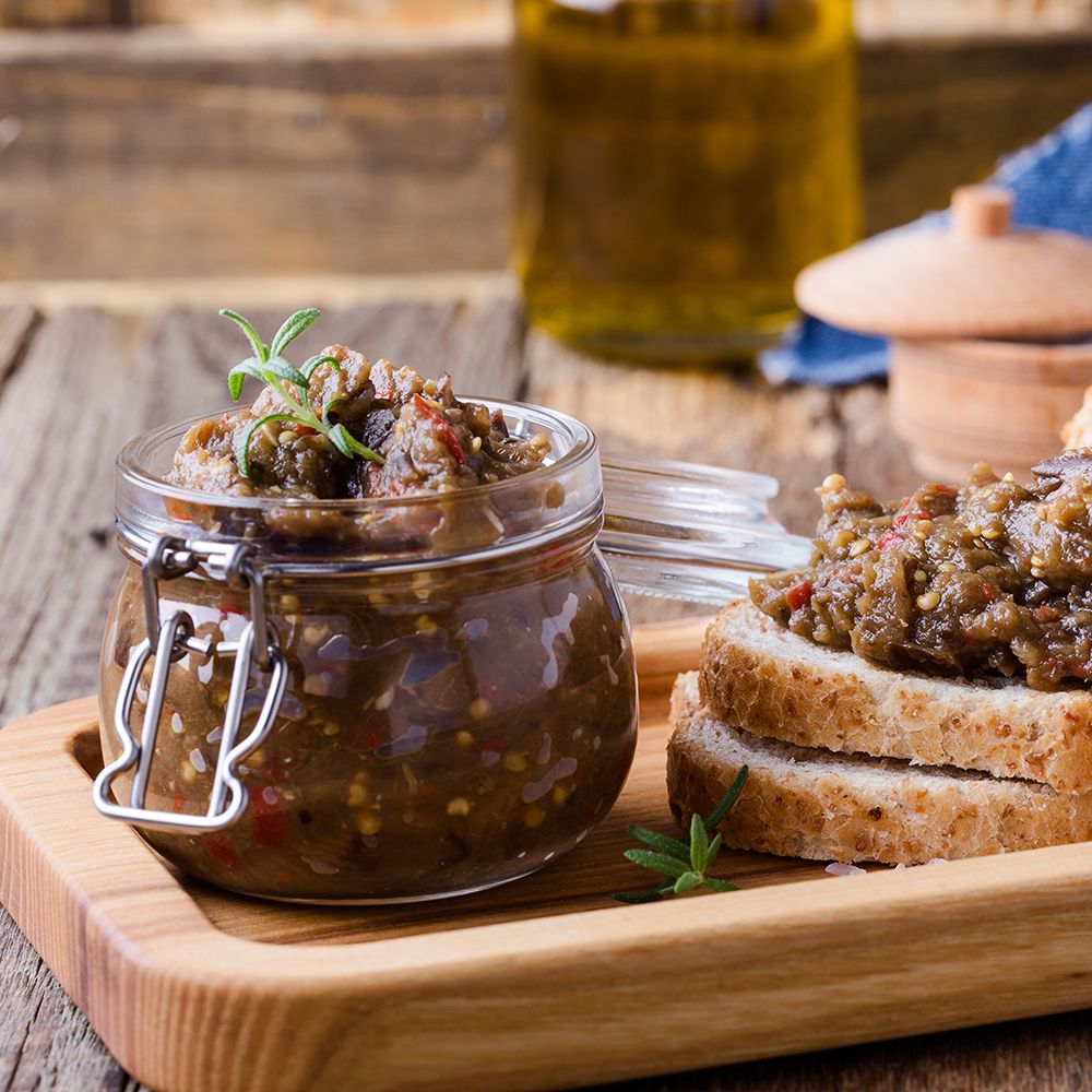 Aubergine puree met uien en munt recept okoko recepten