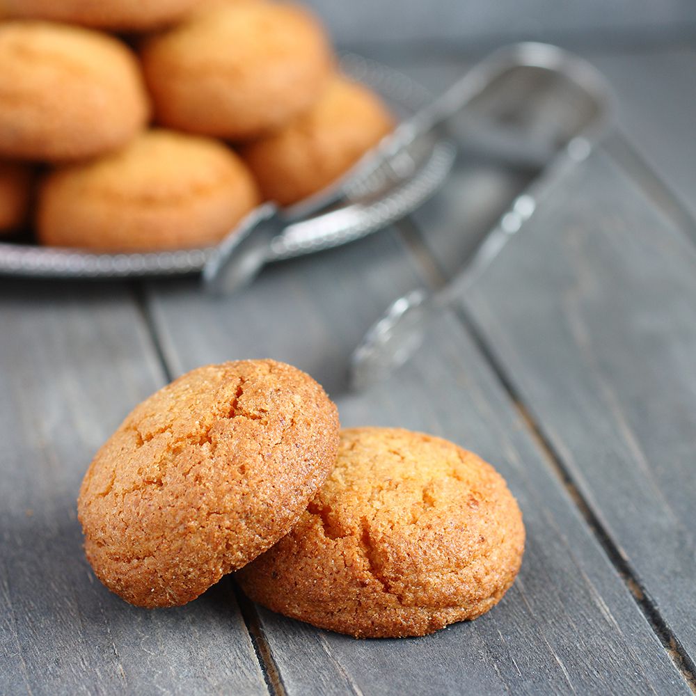 Recept bitterkoekjes Bitterkoekjesmousse met warme kersensaus