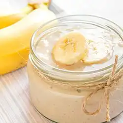 Tip: Bananenmousse met frambozensaus
