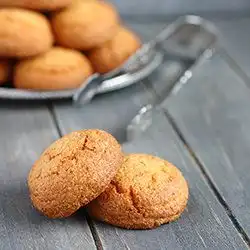 Tip: Bitterkoekjesmousse met warme kersensaus