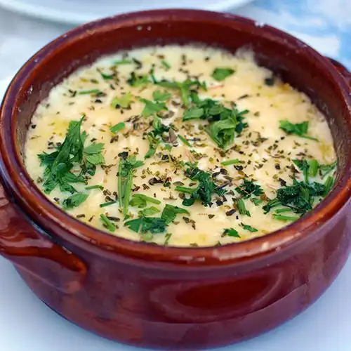 Kaasfondue met groene kruiden