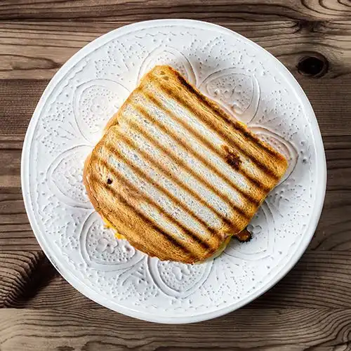 Tosti met kip en mangochutney