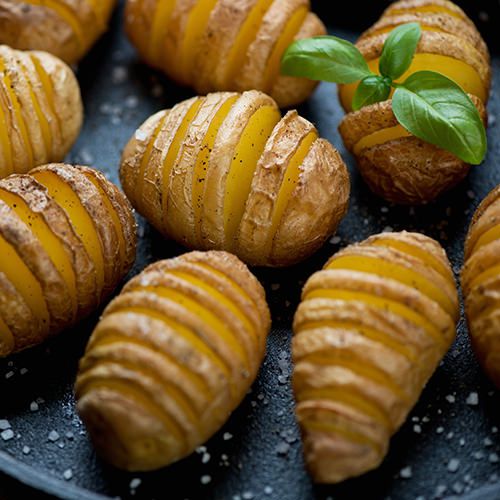 helikopter doorgaan met Peru Aardappelen met knoflook uit de oven - recept - okoko recepten