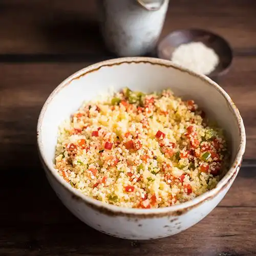 Couscous salade met gestoomde makreel