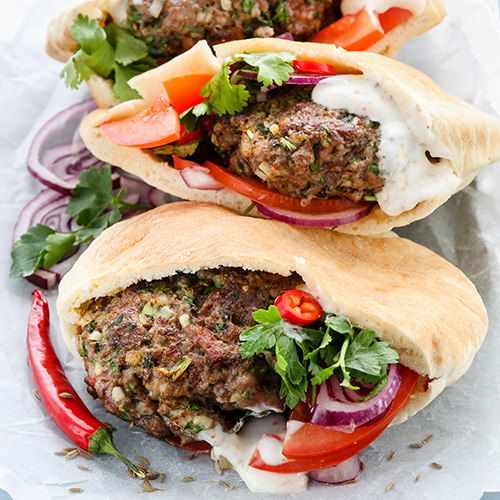 Toerist Stoutmoedig Munching Hamburger méditerrané - recept - okoko recepten