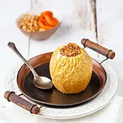 Tip: Gepofte appels met bitterkoekjes