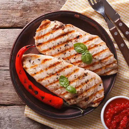 Jalapeño-kipfilet met paprika en maïs
