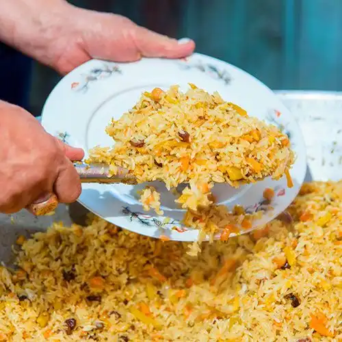 Pilav met pistachenootjes