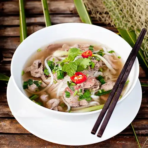 Thaise noedelsoep met rundvlees