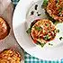 Tonijnburger met paprika, olijven en kappertjes