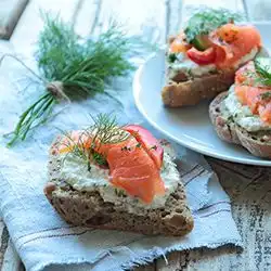 Tip: Zalm- en komkommer sandwiches